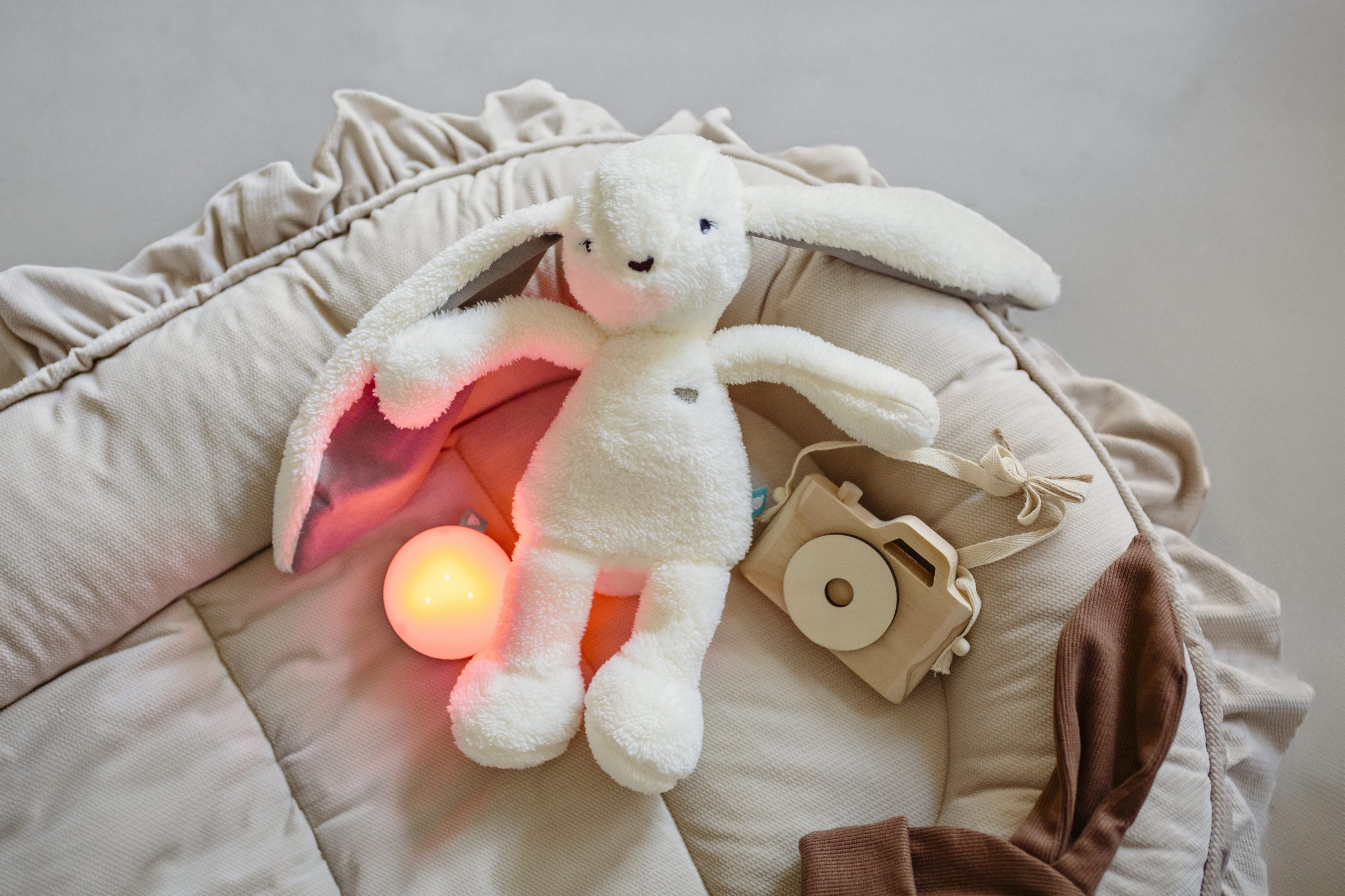 Les bienfaits des bruits blancs pour le sommeil des nouveau-nés